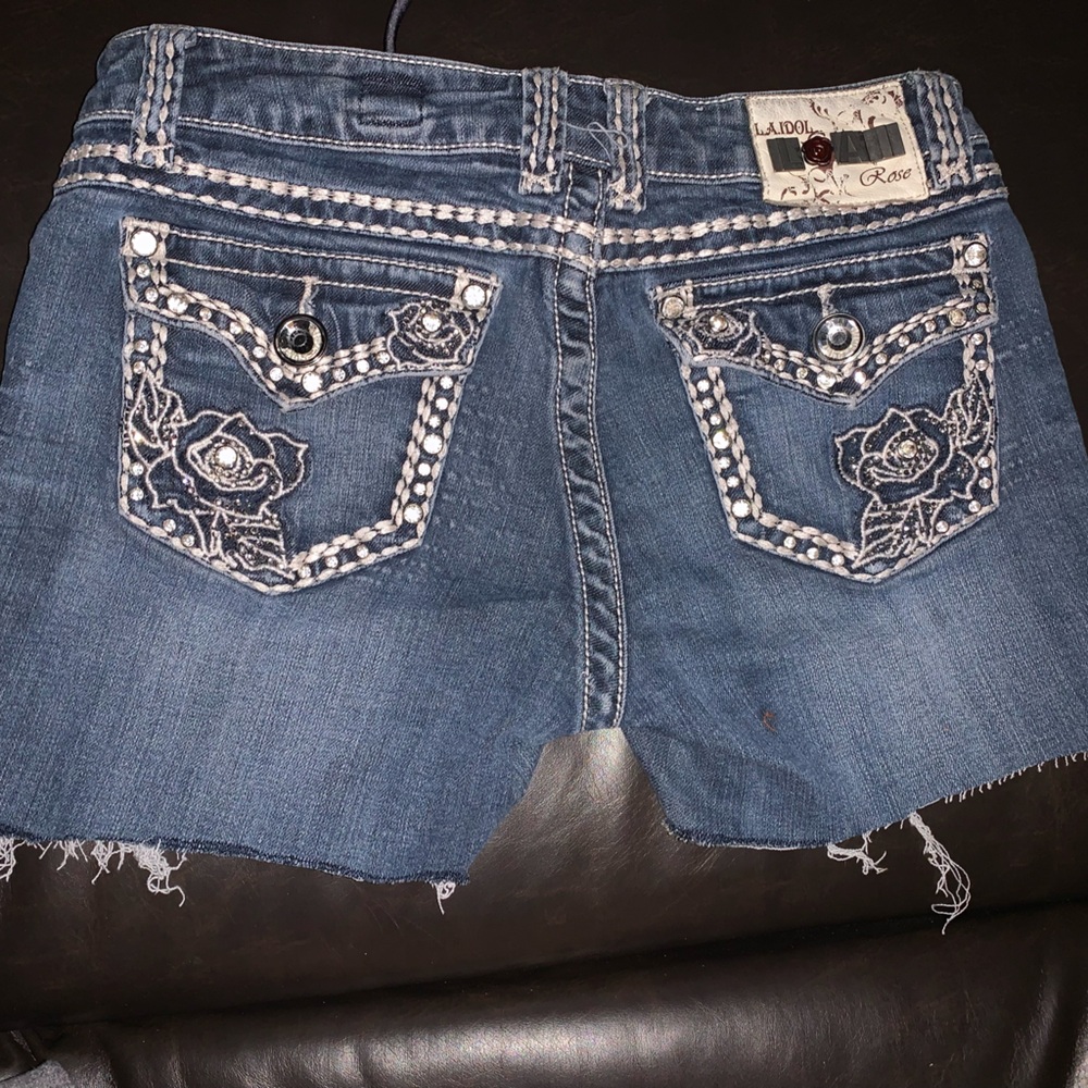 LA idol cut jean shorts